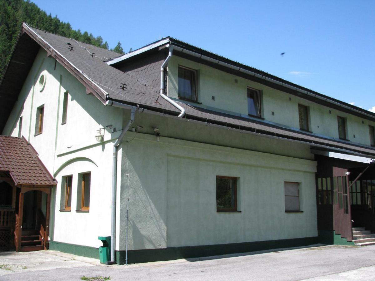 Penzion Borovica Stratená Exteriör bild
